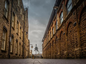 Violet's Corner Luxury Apartment by StayStaycations