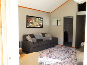 Hope Alaska's Bear Creek Lodge