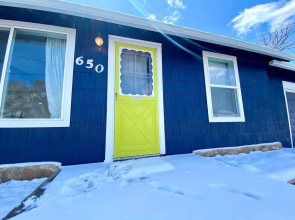 Adorable Bungalow Near Downtown Loveland!