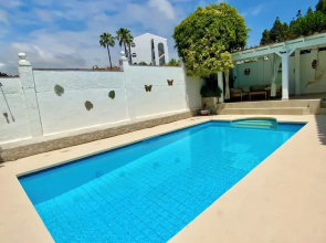 Villa With Pool, Walk to Beach, Restaurants, Shops