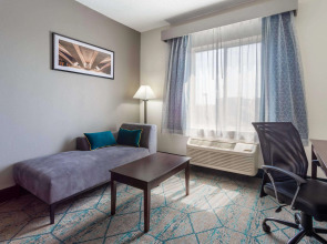 La Quinta Inn & Suites by Wyndham Columbus West - Hilliard