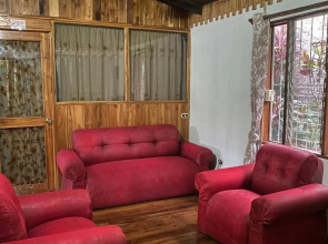 Mauras Tropical Mini Hostel