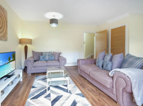 London Heathrow Living Holywell Serviced House B