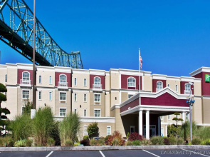 Holiday Inn Express & Suites Astoria by IHG