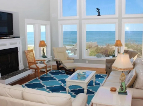 Kuhl Breeze - 5 Br home by RedAwning