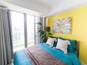 Sabrina's Crib by Azure 2 Bedroom near Airport