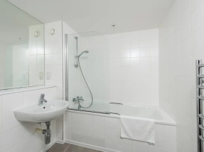 Stylish and Spacious Central 2BD Apartment