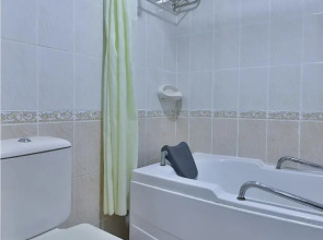 Palette Phoenix Hotel