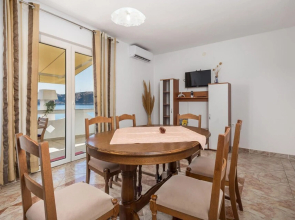 Beautiful Apartment in Stara Novalja With Wifi and 2 Bedrooms