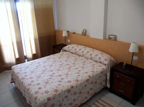 Venavera D30B - Ground Garden 2 Dorm 1 Bath, Walk to Beach
