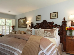 Old Monterey Inn