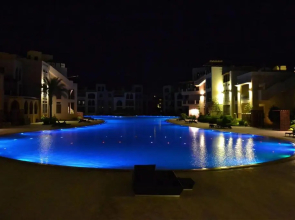 Lovely 1-bedroom serviced Apartment TalaBay Resort