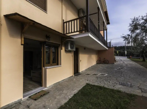 Dryades Apartments & Studios