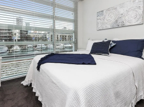 QV Modern Light filled Apartment - 751