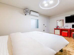 Sky Motel