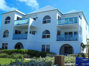 Paradise Island Beach Club by RedAwning