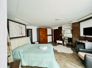 Ellawilla Suit House