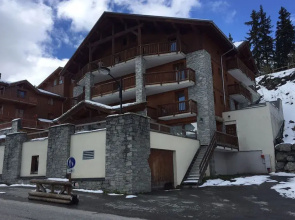 Chalet Oliver by Skinetworks