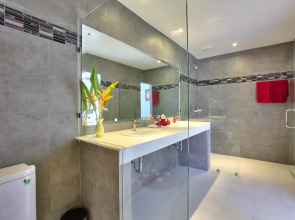 Crystal Bay Yacht Club