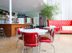 Catalina Hotel & Beach Club