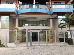 Apto. amplo a 200 metros da bela Praia do Forte