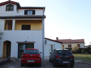 Adorable House Apartment With Garden View