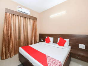 OYO 17106 Hotel Royal