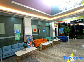 Mile Lake View Baiman Hotel (Wenquan Road Branch)