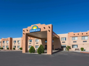 Days Inn by Wyndham Benson