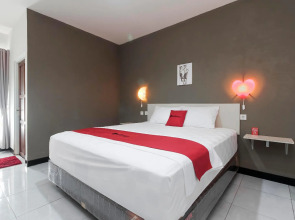 RedDoorz @ Jalan Bukit Keminting