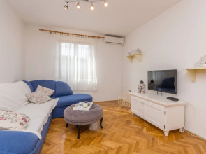 Apartments Blazenka