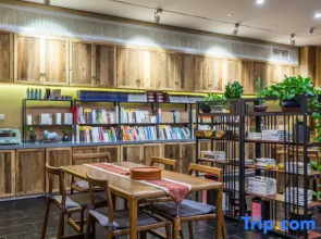Sheyi Tea Culture Boutique Hotel (Hohhot Dazhaosi Branch)