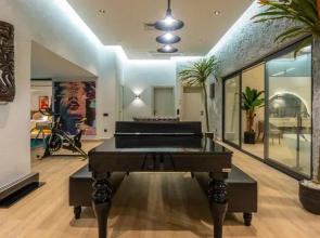Villa Supernova