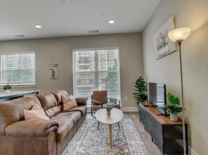 FRONTDESK 500 West Trade Apts Fourth Ward Charlotte