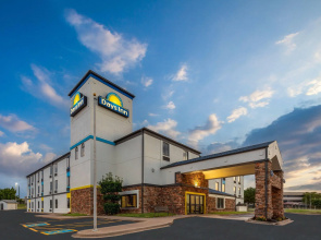 Days Inn by Wyndham Tulsa Central