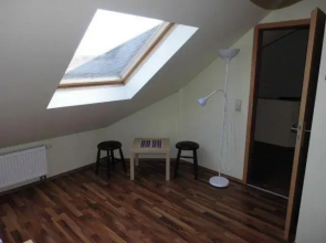 Sehr-schoene-4-Raum-Maisonette-Fewo-mit-100qm-zentral-preiswert-T9