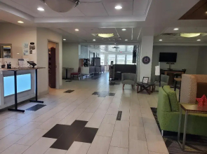 Holiday Inn Express Hotel & Suites Rochester by IHG