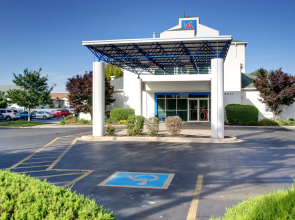 Motel 6 Springfield, IL