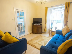 Sandgate 2-bed Apartment in Ayr Central Location