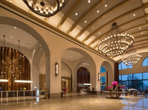 Crowne Plaza Qingdao Oriental Movie Metropolis by IHG