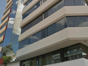Cómoda suite amoblada nueva a estrenar, con vistas Sector La Carolina, aparcamiento privado