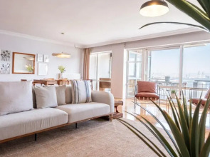 Sleek Flat With Sea View Balcony 2 min to Coast