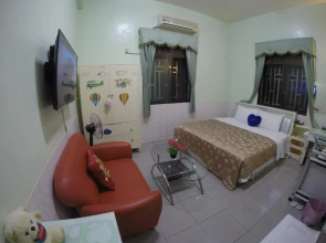 Reny Lake Warm Hostel