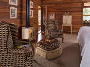 Glen-Ella Springs Hotel & Restaurant