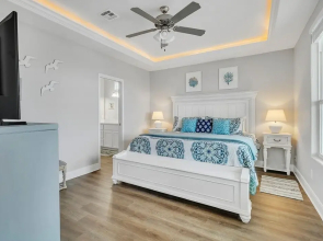 Born To Beach 4 Bedroom Home by RedAwning