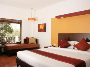 All Seasons Naiharn Phuket