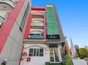 Collection O 90957 Hotel Premier