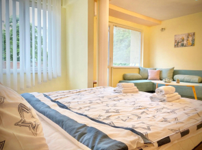 Sunny Central Apartment with TV & Wi-Fi