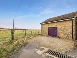 Hill House Hideaway - North East Escapes