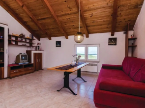 Nice Home in Sreser With Wifi and 2 Bedrooms